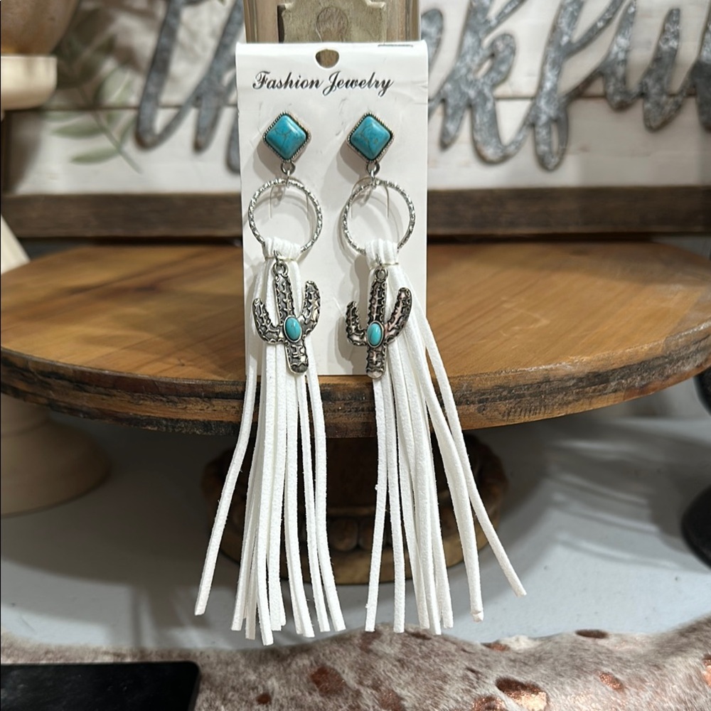 NWT stylish western tassel earrings